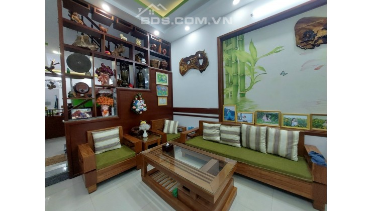 Bán nhà đường 5D KĐT Hà Quang 2, Nha Trang DT: 60M2 GIÁ 5,2  tỷ