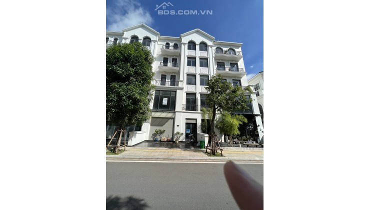 CẮT LỖ CỰC SÂU NHÀ PHỐ THE MANHATTAN  VINHOMES GRAND PARK QUẬN 9 . LH; 093 273 8182