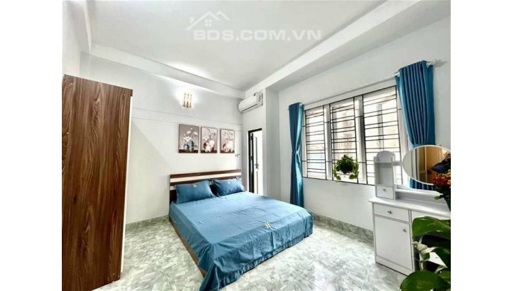 bán gấp nhà 45m2 Hoàng Quốc Việt 9.9 tỷ rất hiếm kinh doanh luôn