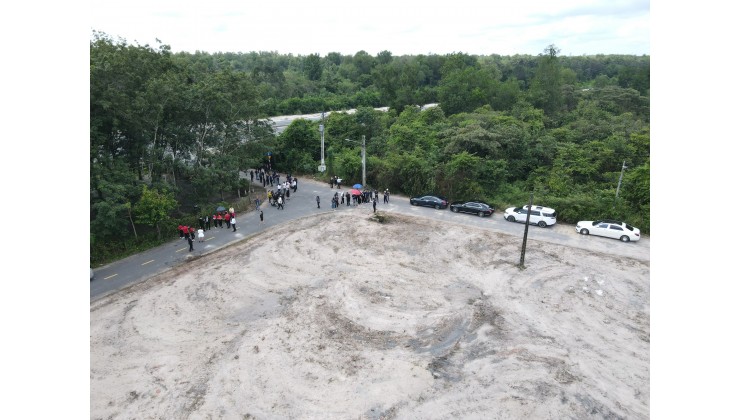 em cần ra gấp lô đất ngay đường tạo lực Bắc Tân Uyên - Phú Giáo - Bàu Bàng, ngay trị trấn Lai Uyên