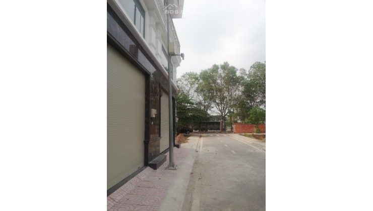 BÁN NHÀ Ở RIÊNG LẺ TẠI BÌNH TÂN (XÁT BÊN KCN VĨNH LỘC A) 53M2 SHR 5.4 TỶ. LH:0938656388