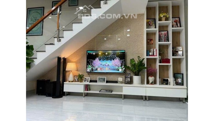 NHÀ 4 TẦNG MẶT TIỀN KDC SADECO PHƯỚC KIỂN A, NHÀ BÈ CÁCH QUẬN 7 CHỈ 2 PHÚT ĐI XE