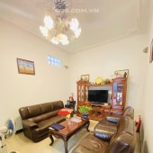 Bán nhà ngõ vip phố Hoàng Cầu, lô góc, ô tô tránh, dân trí cao.