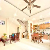 HOT HOÀNG ĐẠO THÀNH - PHÂN LÔ Ô TÔ TRÁNH - KINH DOANH Ô TÔ TRÁNH. - LÔ GÓC 2 MẶT NGÕ - NGÕ THÔNG - TẦM TIỀN HIẾM TRONG KHU VỰC.