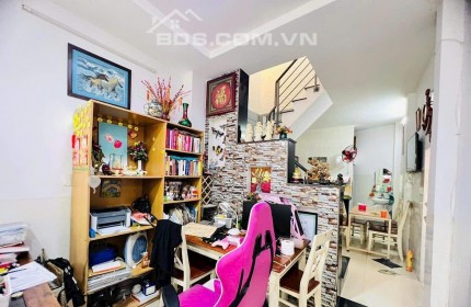 NHÀ BÁN KHU VỰC GÒ VẤP GẦN CÔNG VIÊN LÀNG HOA  . 3 LẦU. 4 PHÒNG NGỦ .GIÁ  4.18TY
