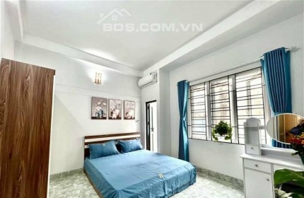 bán gấp nhà 45m2 Hoàng Quốc Việt 9.9 tỷ rất hiếm kinh doanh luôn