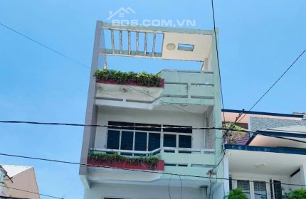 Cho thuê nhà nguyên căn đường Trịnh Phong - Nha Trang, 3 tàng, 4 phòng ngủ, sân thượng trực sau