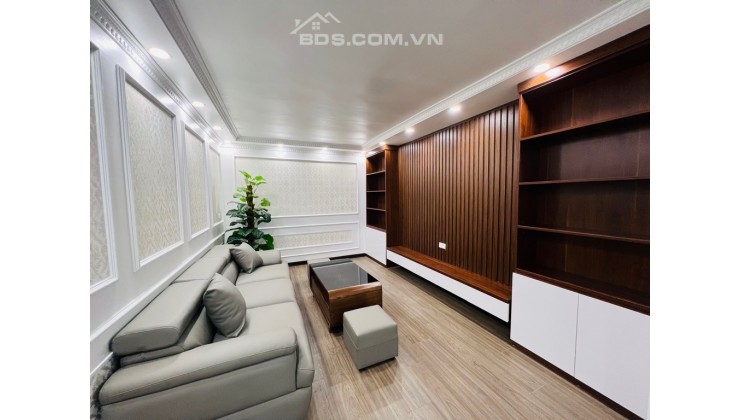 DUY NHẤT 1 CĂN, LÊ TRỌNG TẤN, VIP, SÁT Ô TÔ

35m x 5 tầng, giá 5,15 tỷ