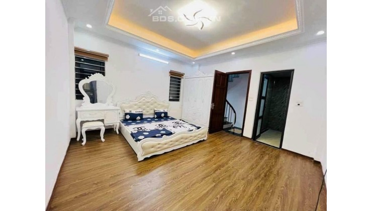 Bán nhà Xuân Thủy, nhà đẹp full nội thất, 44m2, 5 tầng, mặt tiền 5m giá siêu rẻ.