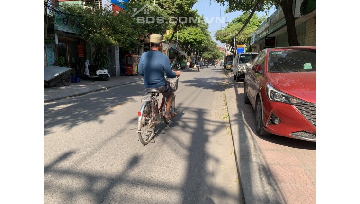 Bán Nhà Phố Thạch Bàn , Quận Long Biên , Giá 7.6 tỷ -  50M – MT 4.2M . Ngõ Nông , Ô Tô , Kinh Doanh .