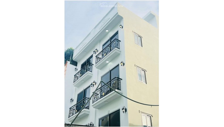 Nhỉnh 03 tỷ Ô tô đỗ cửa, 4.5 tầng Trịnh Văn Bô View hồ 0968787573