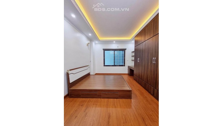 4 tỷ - PHẠM VĂN ĐỒNG - 32m x 5t x mt 3,5 - NGÕ THÔNG Ô TÔ ĐỖ CỬA - NHÀ MỚI XÂY - NỞ HẬU