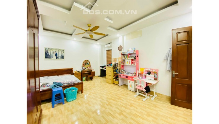 Bán nhà Phùng Chí Kiên, Cầu giấy, phân lô, ô tô đỗ cửa, 40m2, 4 tầng, giá siêu tốt.