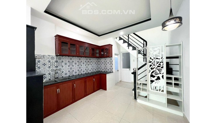 BÁN NHÀ Q.TRUNG, GẦN CHỢ H.T.TÂY, ĐÚC BTCT, 30M2, 2PN, HẺM 3 GÁC,CHỈ CÓ 3 TỶ