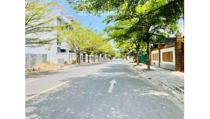 Bán lô đất biệt thự mặt tiền đường Vương Thừa Vũ, kđt Phước Long A, Nha Trang
 giá rẻ 44 tr/m2