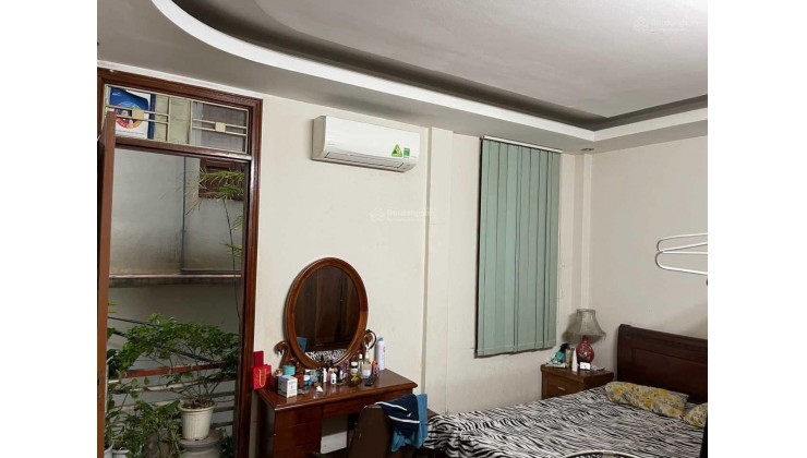 Bán nhà khu vực Đống Đa, Hào Nam 43m2 x 5 tầng giá 6 tỷ nhỉnh