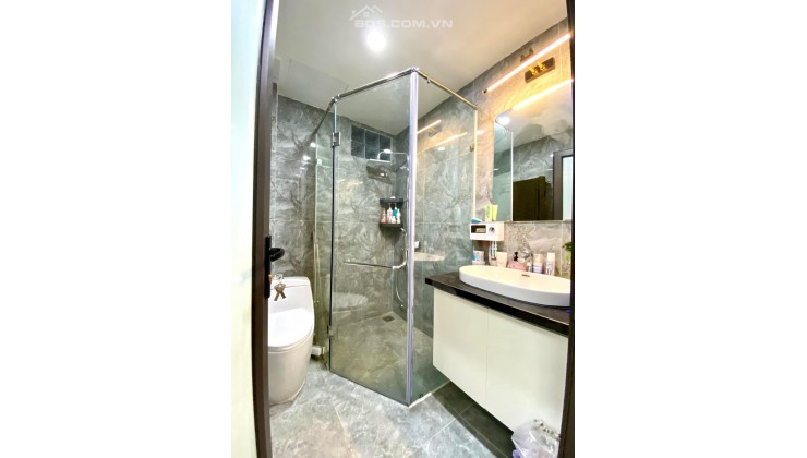 Cần Bán nhà Nguyễn Sơn, Long Biên, thang máy, gara ôtô. 75m2 giá 10.9 tỷ