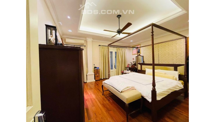 Biệt thự VIP Quận Hoàn Kiếm 160 tỷ - Khu đẹp lô sau mặt đường Nguyễn Du