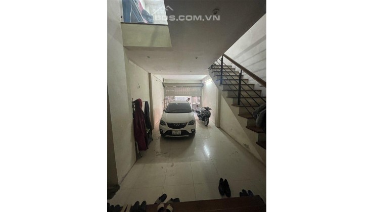 9 tỷ - ô tô 7 chỗ vào nhà - 1 nhà ra phố - Hoàng Hòa Thám, Ba Đình.