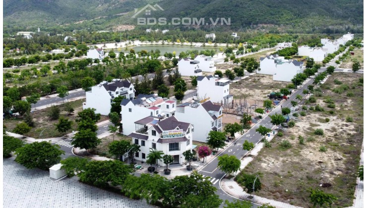 Bán nhà xây sẵn full nội thất dự án Golden Bay Cam Lâm Khánh Hoà giá tốt