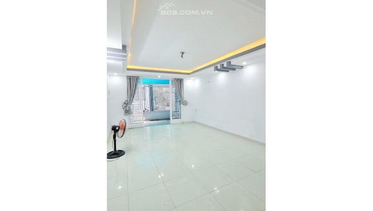 CÔ GÁI ĐẸP. HXH ĐỖ CỬA. HUỲNH T PHÁT. PHÚ THUẬN Q7.63m2. NHỈNH 5t