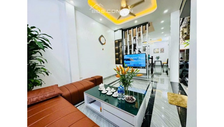 khương trung, Thanh xuân,40m² x 4 tầng,gần phố,mặt tiền rộng, full NT.4.85 tỷ.