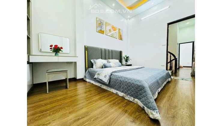 khương trung, Thanh xuân,40m² x 4 tầng,gần phố,mặt tiền rộng, full NT.4.85 tỷ.