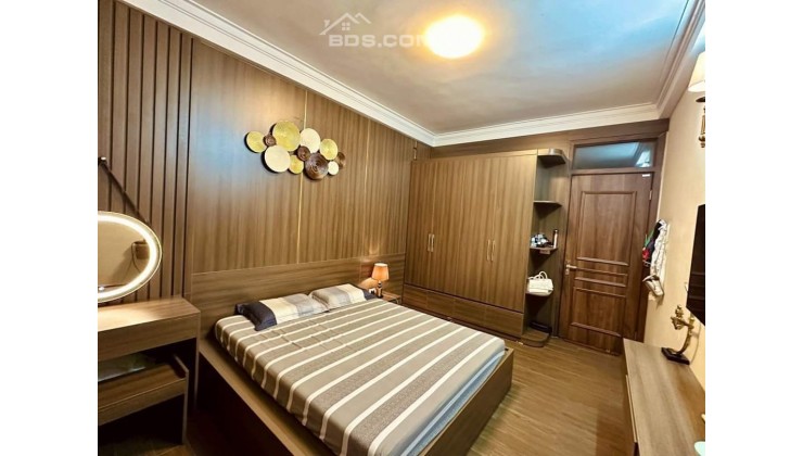 Chính Chủ Bán Nhà Chùa Hà Cầu Giấy 5 tầng, 87m2, giá 9tỷ 8