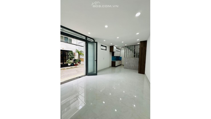 Bán nhà 40m2  Nơ Trang Long, Bình Thạnh. Xe hơi đậu trong nhà, ngang bề thế 9m giá nhỉnh 8 tỷ.