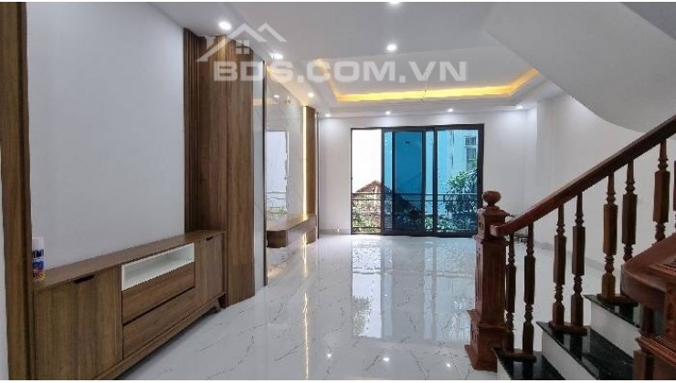 Bán nhà Hoàng Hoa Thám. 40m2/5T MỚI ĐẸP Ở LUÔN _ CỰC KỲ GẦN PHỐ 6ty350tr