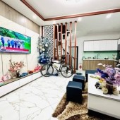 Nhà đẹp lô góc ngõ Văn Hương, Đống Đa. 35m2 x 5 tầng giá 5 tỷ
