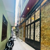Bán nhà khu vực Vương Thừa Vũ, căn nhà full nội thất + thang máy, 20m ra phố