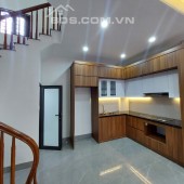 Nhà lô góc Ngọc Lâm, Long Biên 56m 4T, oto,KD, nhỉnh 7ty .