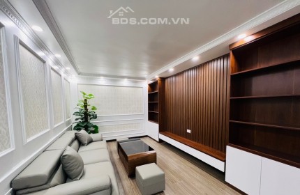 DUY NHẤT 1 CĂN, LÊ TRỌNG TẤN, VIP, SÁT Ô TÔ

35m x 5 tầng, giá 5,15 tỷ