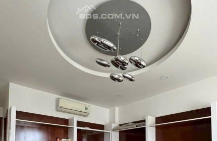 Bán nhà 4 tầng full nội thất mặt tiền đường Hồng Lĩnh, Nha trang rất đẹp 
giá 9,9  tỷ