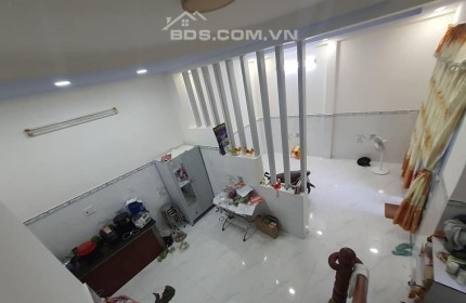 Sổ vuông vức, đẹp, 3 tầng, 3 mặt thoáng, 5 phòng ngủ, giá chỉ 6 tỷ, Khuê Trung