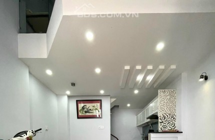 Bán nhà HẺM XE HƠI chỉ 1 sẹc đường Tân Thắng.DTSD100m2. Giá 4.9 tỷ.