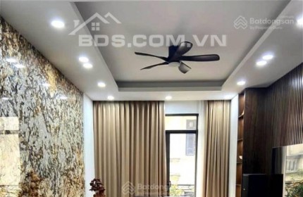 KINH DOANH ĐỈNH ! Bán nhà phố Trường Chinh, KD + ở, ô tô đỗ cửa, 69m*5T chỉ 17 tỷ .