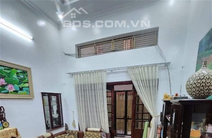 VIP ! 42m*4T chỉ 4.3 tỷ, nhà phố Khâm Thiên, ba gác, nở hậu, ngõ thông tứ tung, vị trí đỉnh.