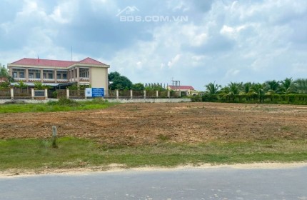 CHÍNH CHỦ BÁN 2 LÔ 450M2 ĐẤT THỊ XÃ, NGAY KCN SÁT CHỢ, GIÁ 290 Triệu