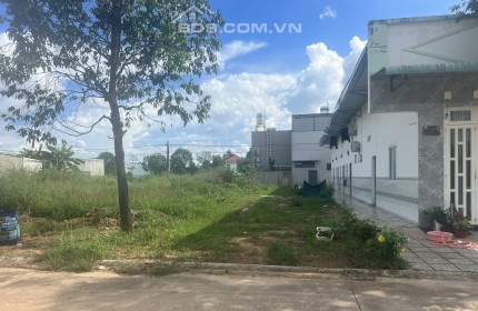 Bán 300m2 đất đối diện trường học, khu dân cư đông, gần chợ, sổ hồng riêng, thổ cư 100%