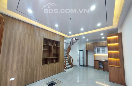 Bán nhà Nguyễn Văn Cừ, Diện tích 36m2, 5 tầng, Giá 5,5 tỷ