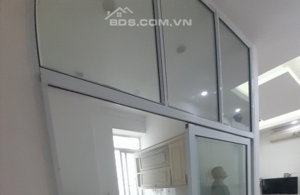 gấp!!! Gia đình càn bán CHCC cao cấp tòa nhà EUROWINDOWS tầng 10, 2PN, 2WC, Full nội thất 5,4 tỷ.