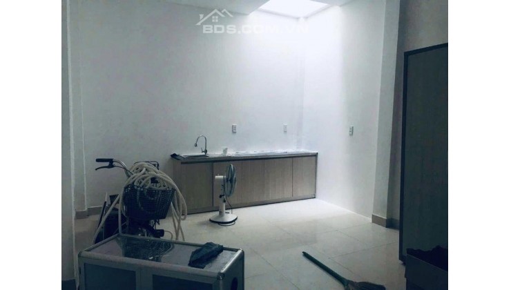 BÁN NHÀ, QUẬN 7 - 60 M2 _2TẦNG_HẺM XE HƠI_GIÁ RẺ_ NHỈNH 6 TỶ CÒN BỚT