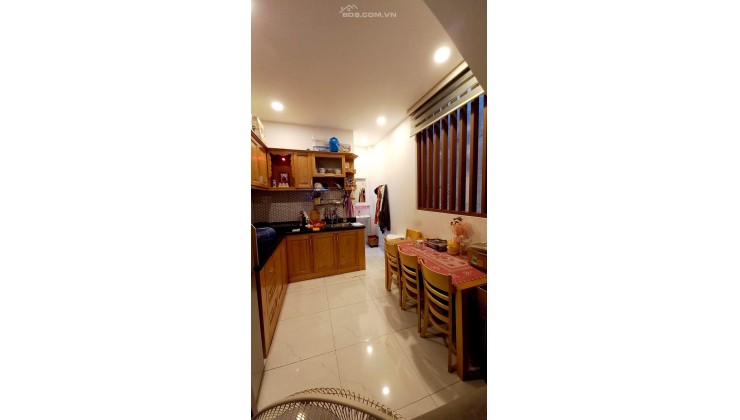 BÁN NHÀ QUẬN 7, TRẦN XUÂN  SOẠN, NGANG 8,5 X 13 M (101 M2) 4 TẦNG  HẺM XE HƠI, GIÁ RẺ,