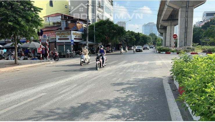 Bán nhà gấp mặt phố Minh Khai - 117m2, 22 tỷ – vỉa hè cực rộng - giá tốt nhất thị trường