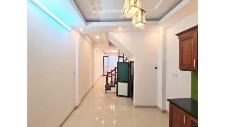 BÁN NHÀ MINH KHAI, HAI BÀ TRƯNG MỚI Ở NGAY 50M RA PHỐ 38M2*5 TẦNG ĐI ĐÂU CŨNG TIỆN 4.35 TỈ CÓ THƯƠNG LƯỢNG