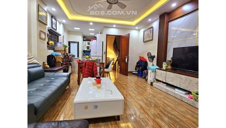 Bán nhà Tôn Thất Tùng, 46m2, 5 Tầng, MT 4,8m, Lô góc – Kinh Doanh, giá 8,1 Tỷ