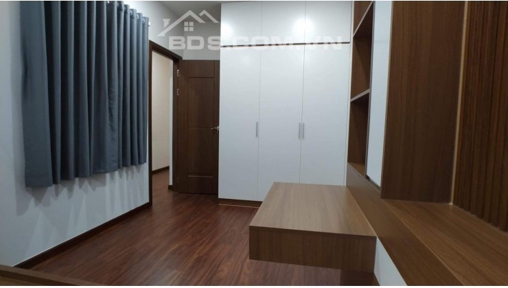 QUẬN 10. Đường 3/2,  52M2 (4.8 X 12) 10 tỷ. HẺM XE HƠI.