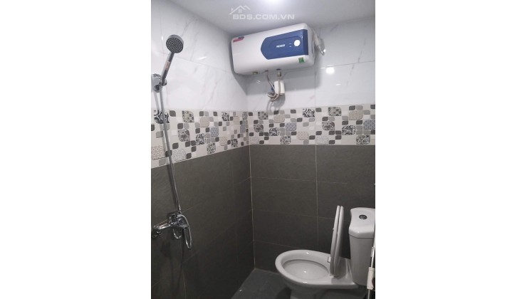 Căn hộ tập thể Thanh Nhàn, Hai Bà Trưng 90m, 3PN, 2WC, ô tô đỗ chân cầu thang, giá 2.05 tỷ. LH: 0366051369